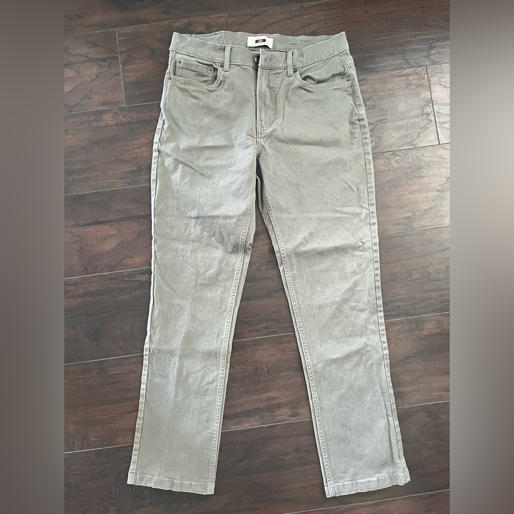 Men’s gray jeans